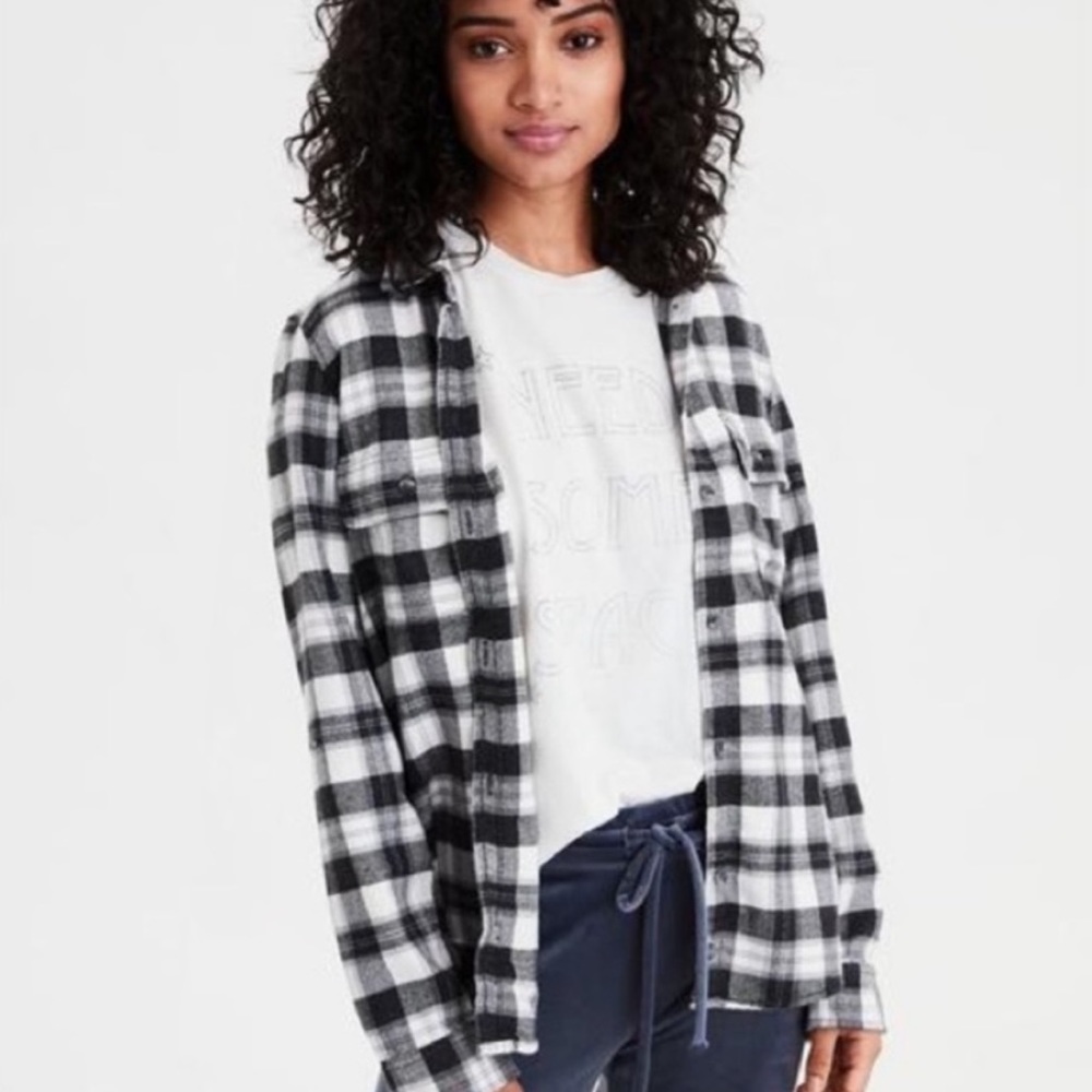 American Eagle Boyfriend Fit Ahh-mazingly soft Button Down Flannel